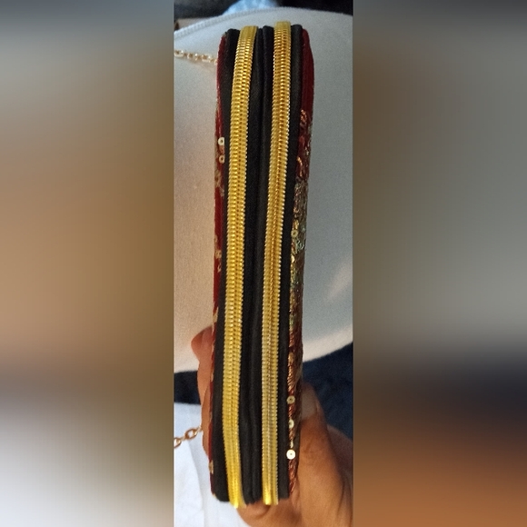 🌞Red Jeweled Crossbody/Clutch/Wallet - Picture 6 of 16